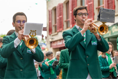 Défilé de l'orchestre - Agrandir l'image 8 sur 12, fenêtre modale
