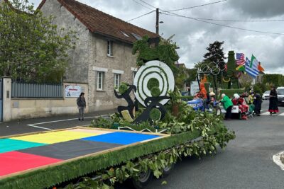 Défilé du corso fleuri - Agrandir l'image 12 sur 12, fenêtre modale