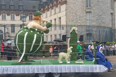 Défilé du corso fleuri - Agrandir l'image 6 sur 12, fenêtre modale