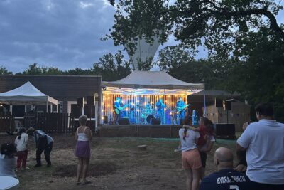 Agrandir l'image 2 sur 28, fenêtre modale